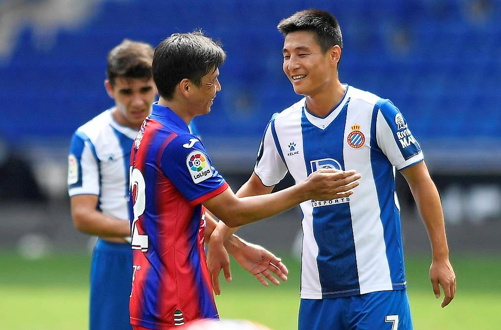 西班牙6连胜收官,西班牙人3-0大胜武磊替补误伤队友