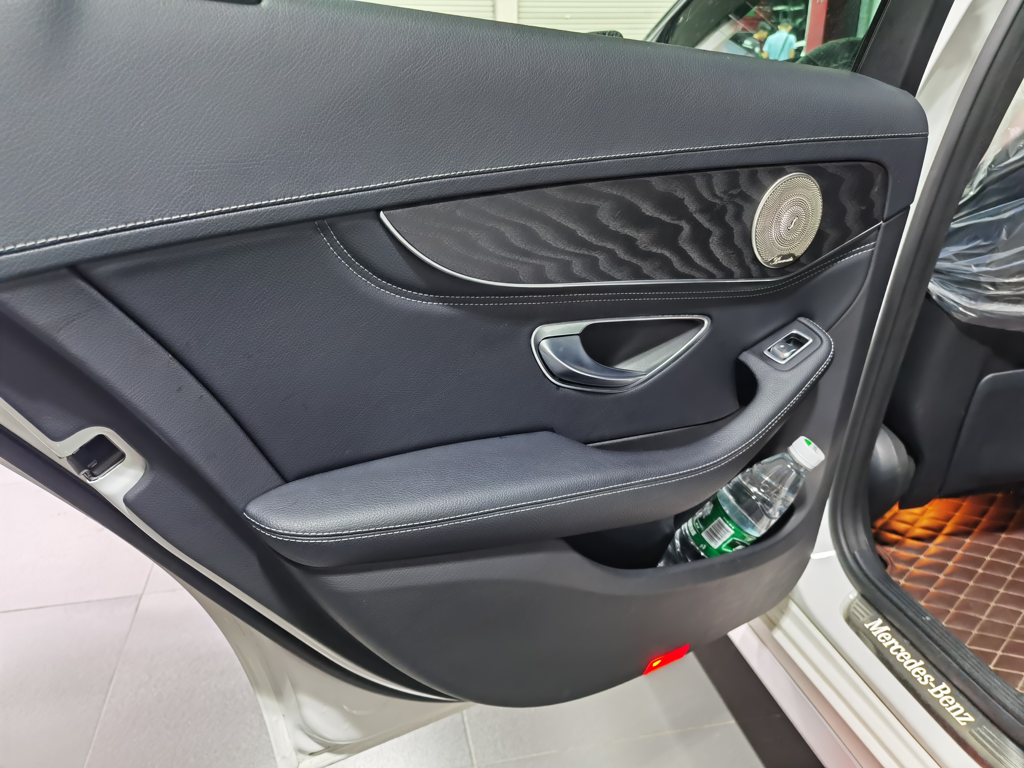 奔驰小柏林音响调节最佳效果,奔驰c200改装升级