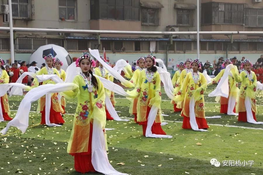 涓囨湪浜夎崳鐧捐姳鍚愯壋涓嬭仈,瓒崇悆涓栫晫鏉ⅵ鎯冲啀鍚埅