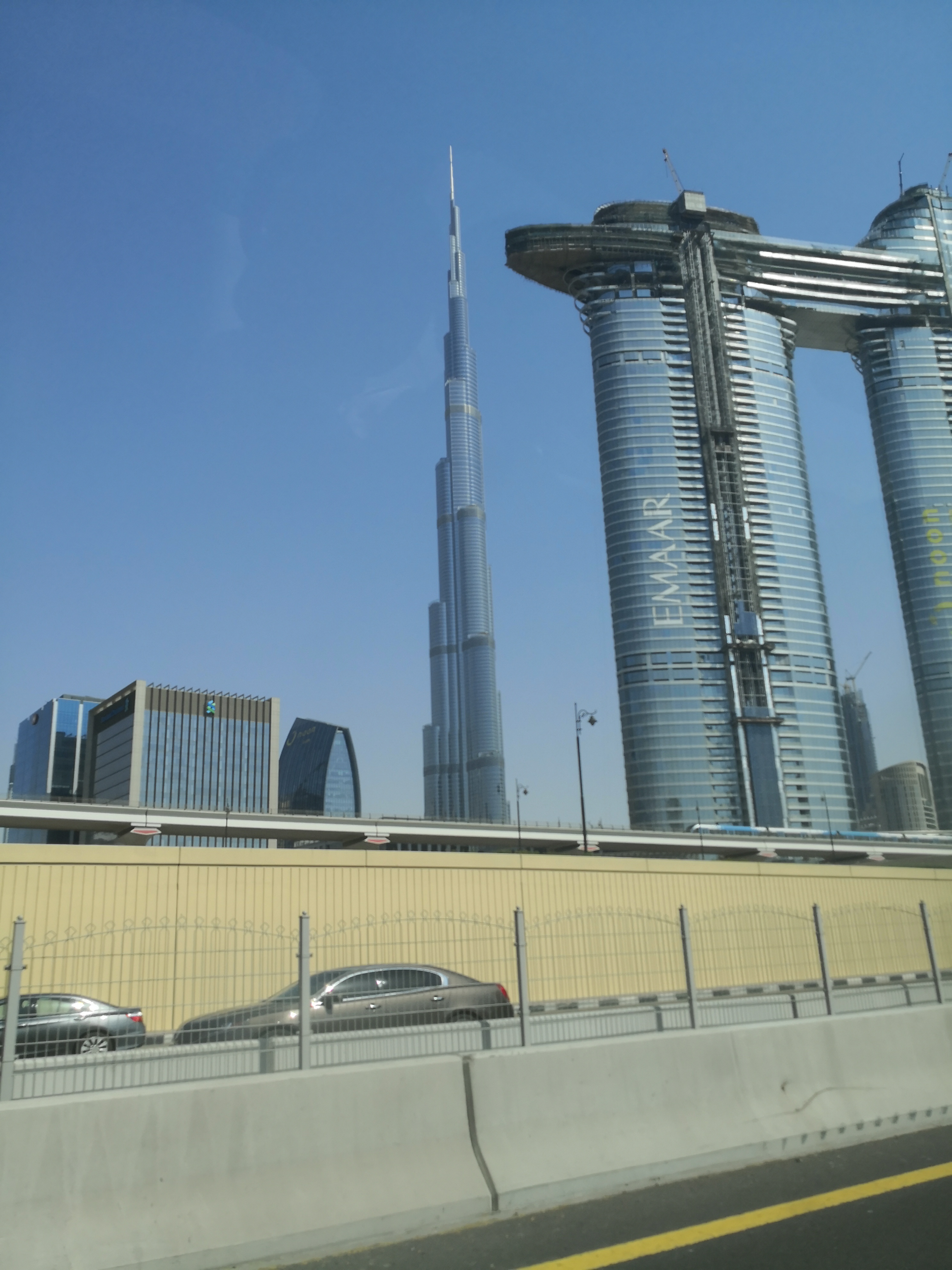 迪拜真的繁华吗,迪拜是最土豪的城市