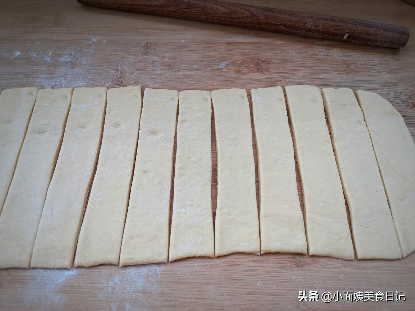 家庭炸油条不使用泡打粉怎么香酥,炸油条用小苏打不加泡打粉可以吗