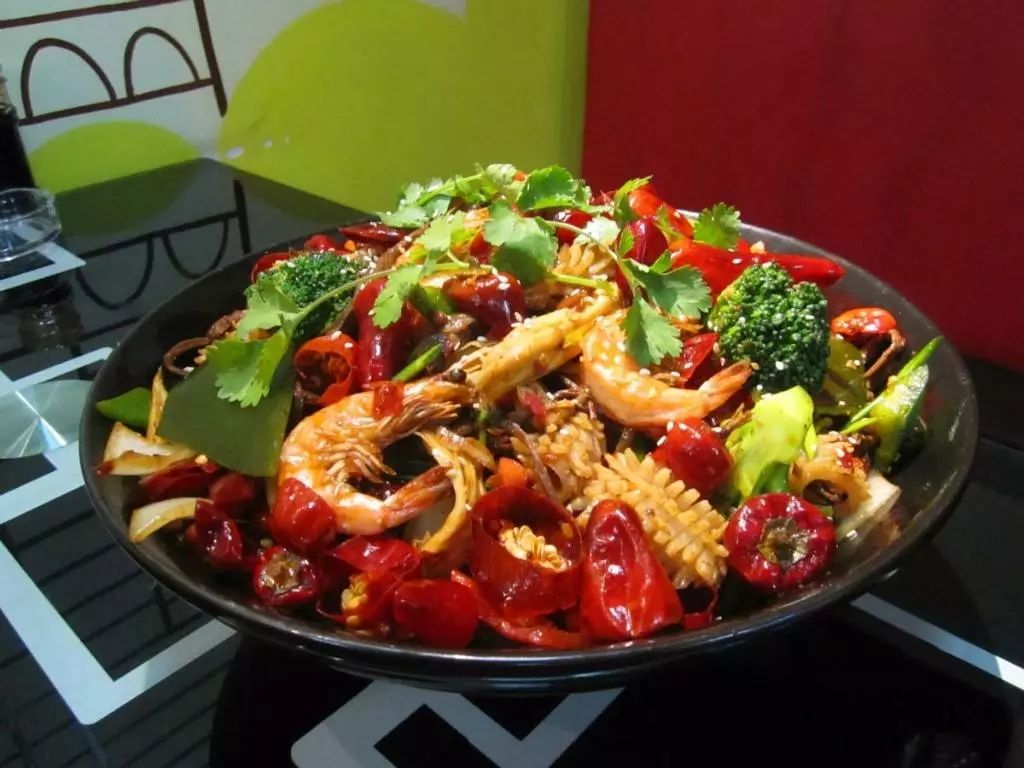 麻辣香锅家常做法不用香锅底料,麻辣香锅底料的正宗做法和配料