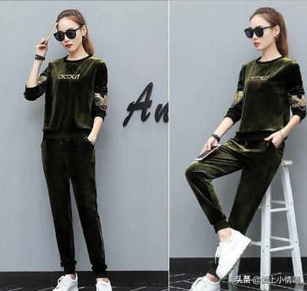 正品耐克金丝绒运动套装女款,金丝绒运动套装