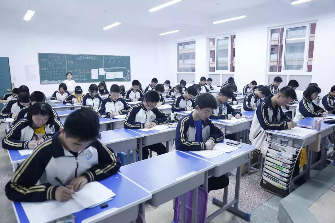 南阳第2完全学校,南阳第三个完全学校
