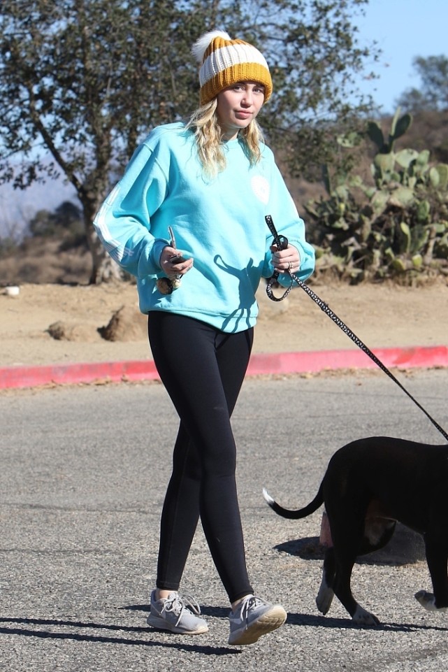 头大脸大适合戴的冬季帽子针织帽,脸大的男生戴针织帽会更显脸大吗