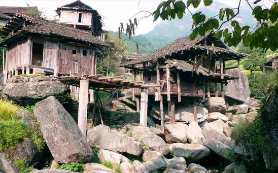 柳州融水苗寨风情,柳州市融水苗族自治县最大的苗寨