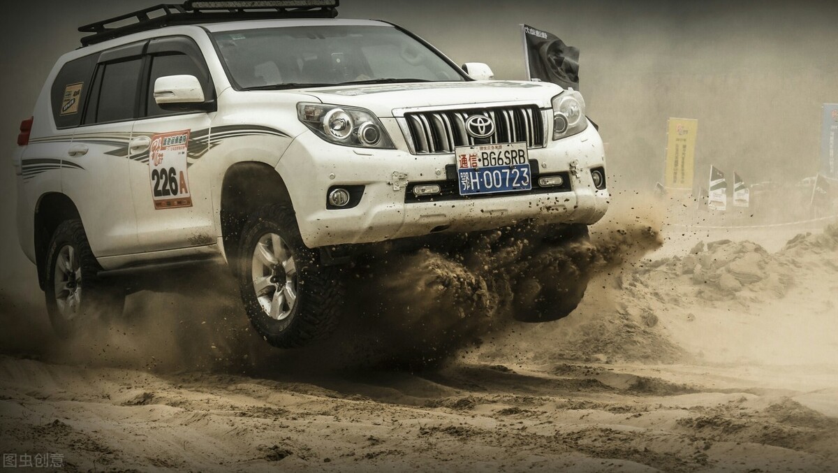 丰田普拉多自驾无人区,租丰田普拉多自驾西藏费用