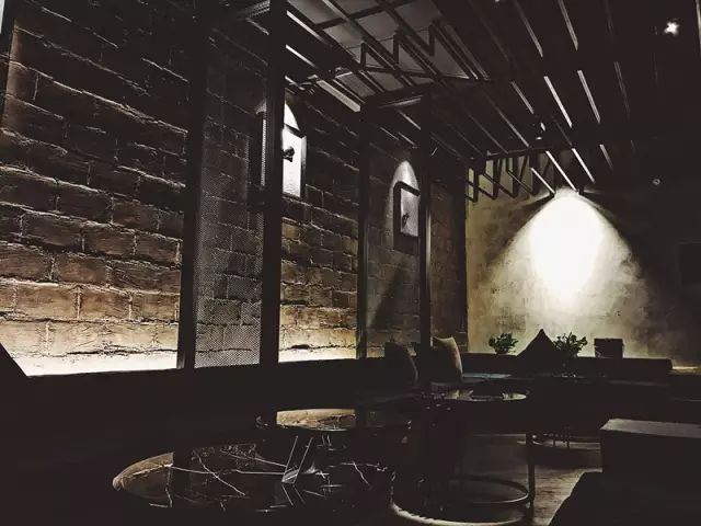 武汉适合一个人去的小酒馆,武汉不贵小资的酒馆