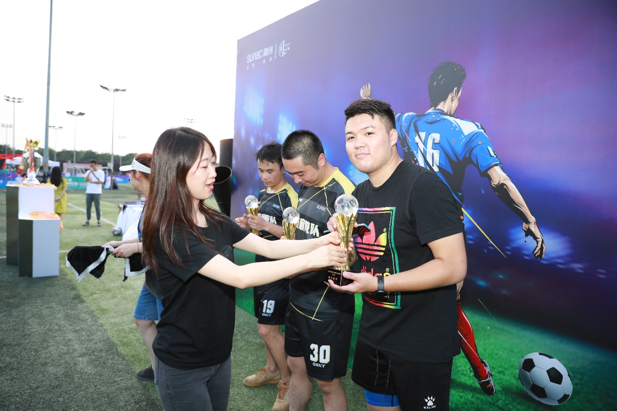 乐活足球季|绿茵光荣，明年再战