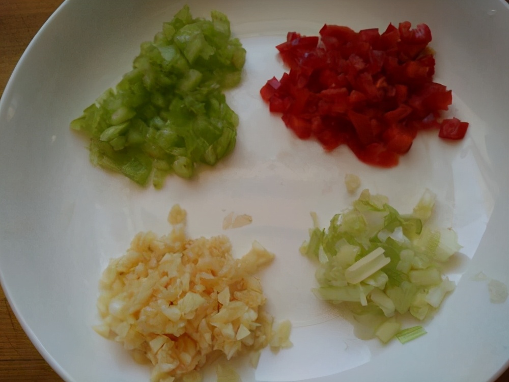 蒜蓉粉丝蒸扇贝做法扇贝怎么处理,已经蒸熟的扇贝能不能做蒜蓉扇贝