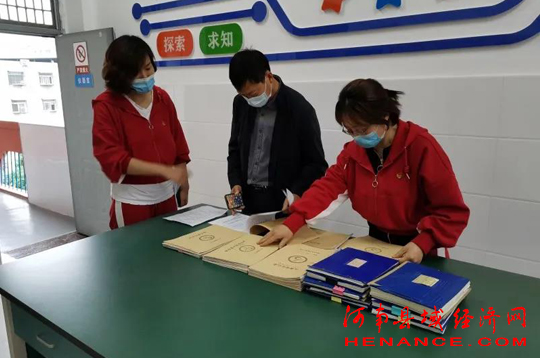 商丘市梁园区民主路第三小学迎接市义务教育均衡发展复核检查