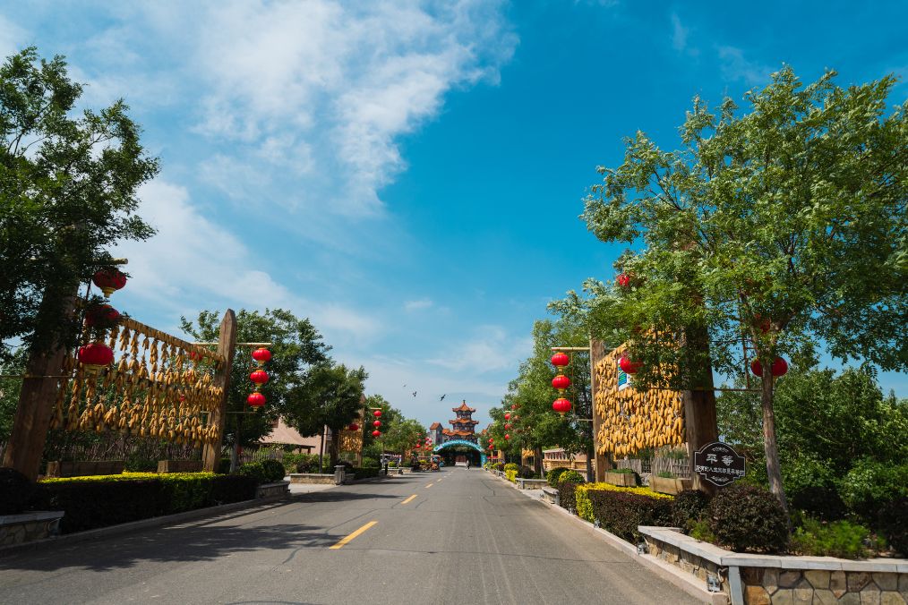 她是滔滔千里黄河的宠儿，阴山之下、河套之上的掌上明珠