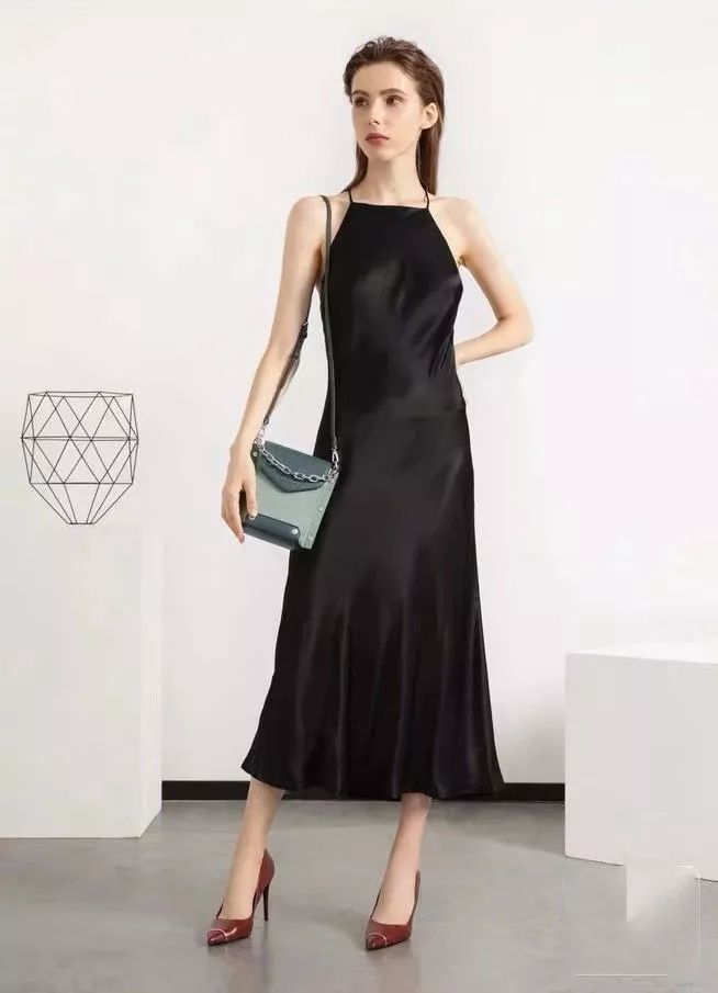 小ck最新款包多少钱,小ck性价比最高的包包