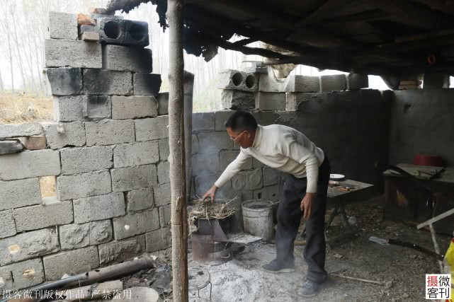 6旬大叔养侄子侄女至今未娶相亲30次遭拒：丢了俩拖油瓶就跟你过