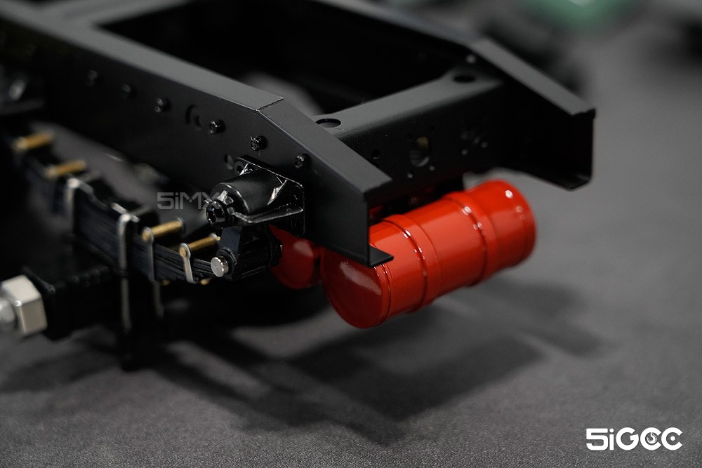 组装f2000拖头,组装f2000卡车模型