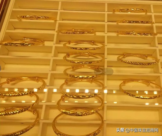 老凤祥黄金正品9999足金有区别吗,金大祥黄金3d硬足金999多少一克