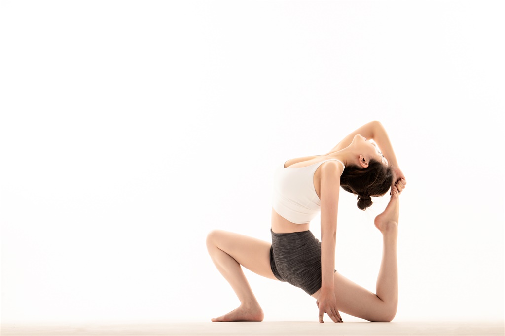 成都考个瑜伽教练证多少钱,瑜伽教练证书哪里考