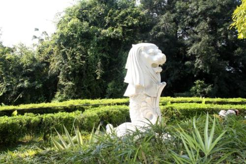 新加坡鱼尾狮雕塑喷泉哪年完工,新加坡鱼尾狮算举世闻名吗