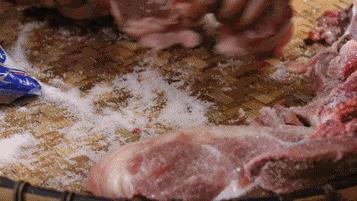 咸香腌腊肉,腌腊肉放什么盐好吃
