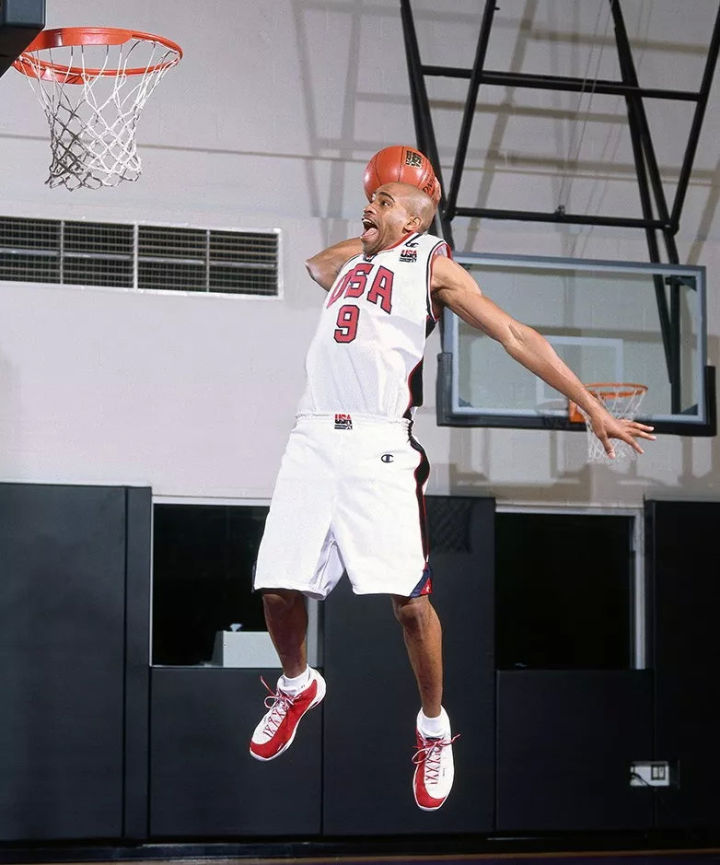 免费让联盟最红的两位明星“义务代言”，这个品牌不火都不行