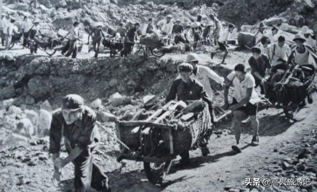 人工天河红旗渠开凿现场,红旗渠奇迹中的人工天河