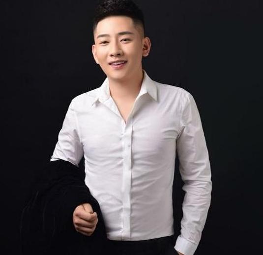 火山二宝直播扇子舞,火山主播二宝连麦