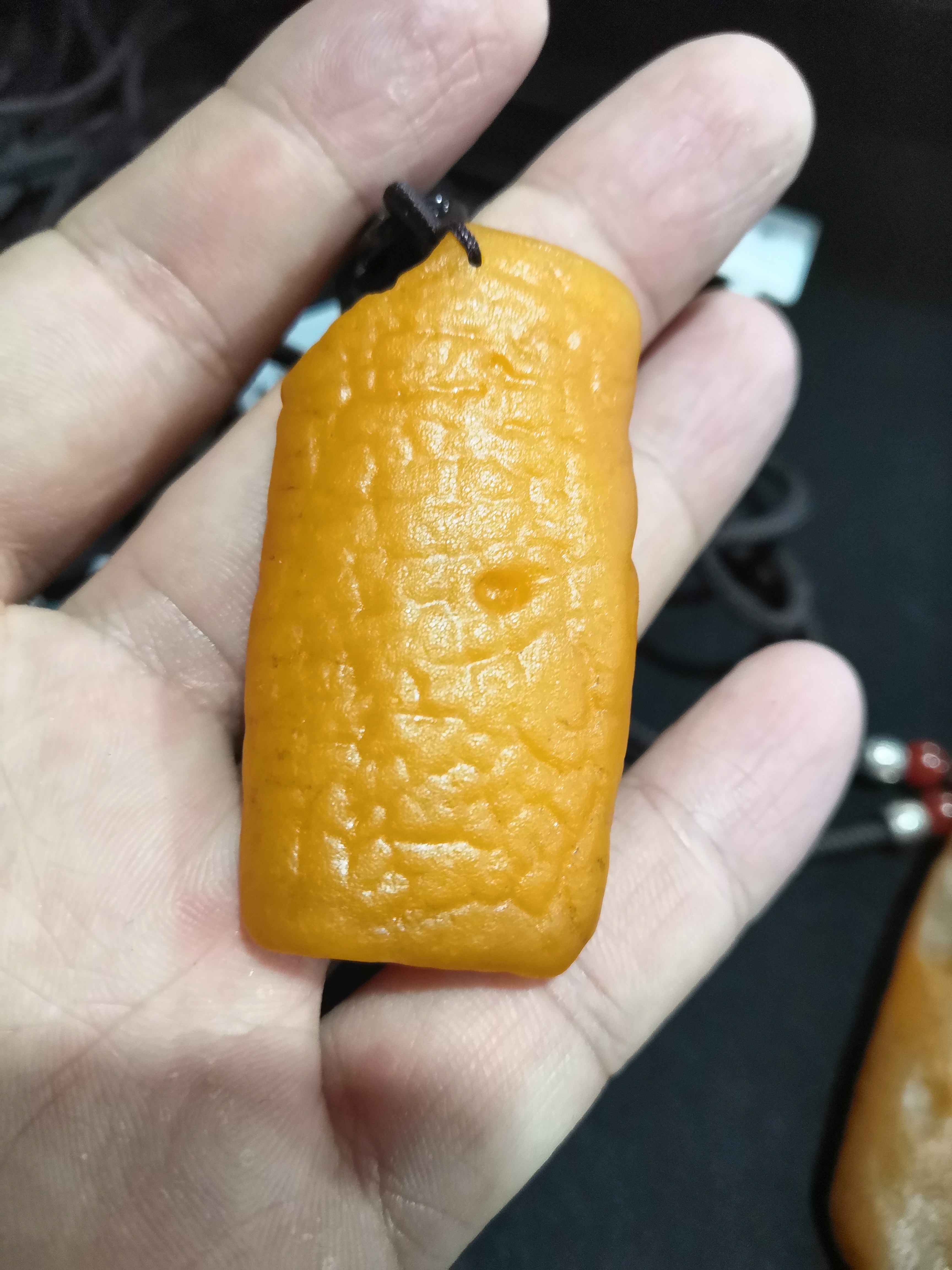 抚顺琥珀蜜蜡鉴别图片,琥珀蜜蜡鉴别方法大揭秘