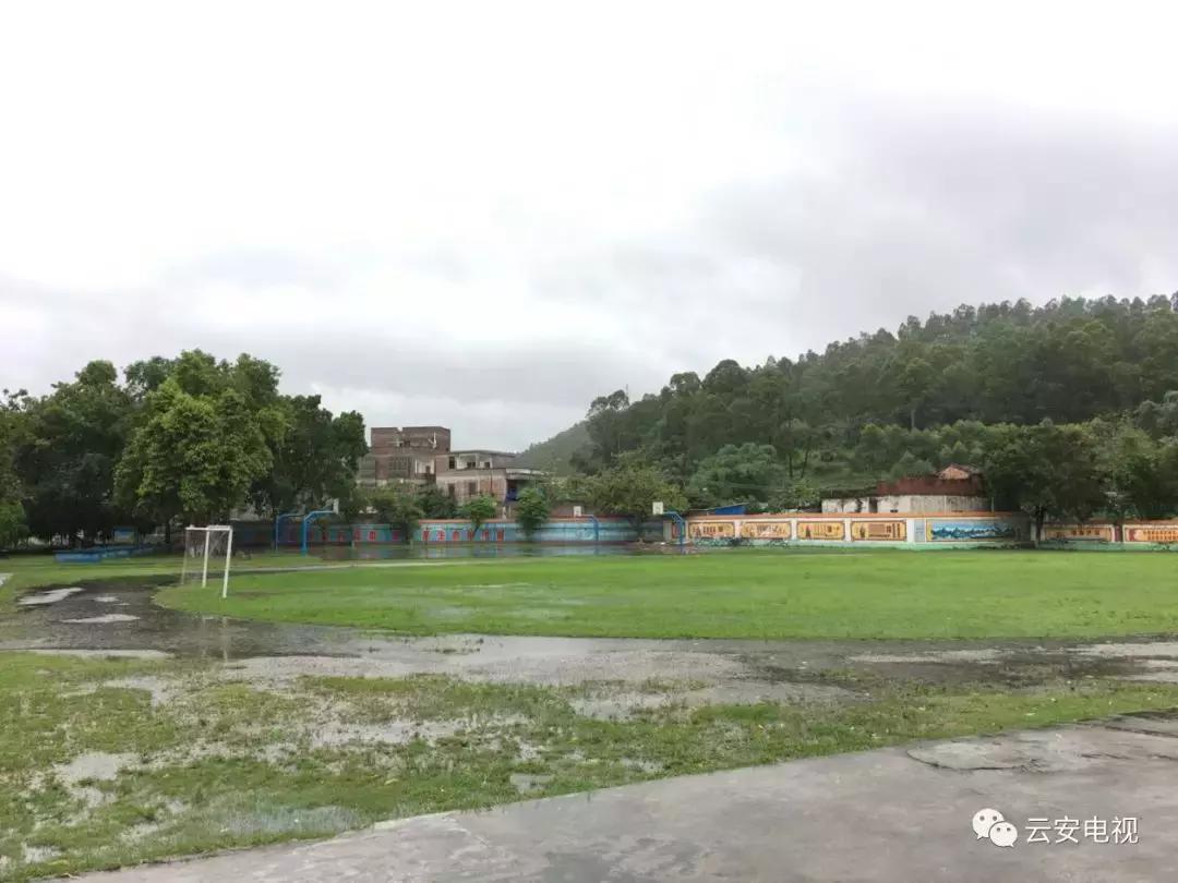 学校足球场升级改造动工仪式,贺州南乡中学运动场