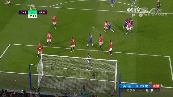 角球防守的优点和缺点,角球的时候防守队员的站位