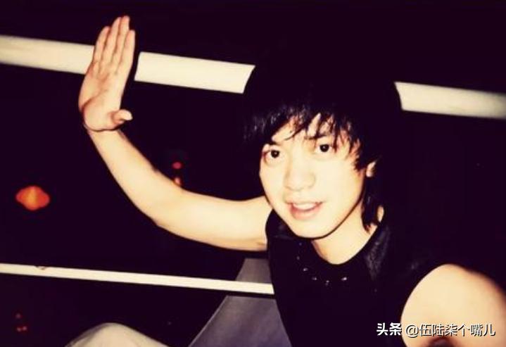 他以文艺特招生考入清华，用歌声打动无数少女，46岁成健身达人