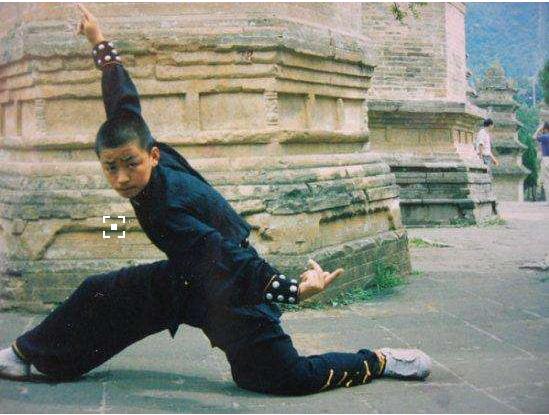 王宝强为什么没争取儿女抚养权,王宝强为什么争取抚养权