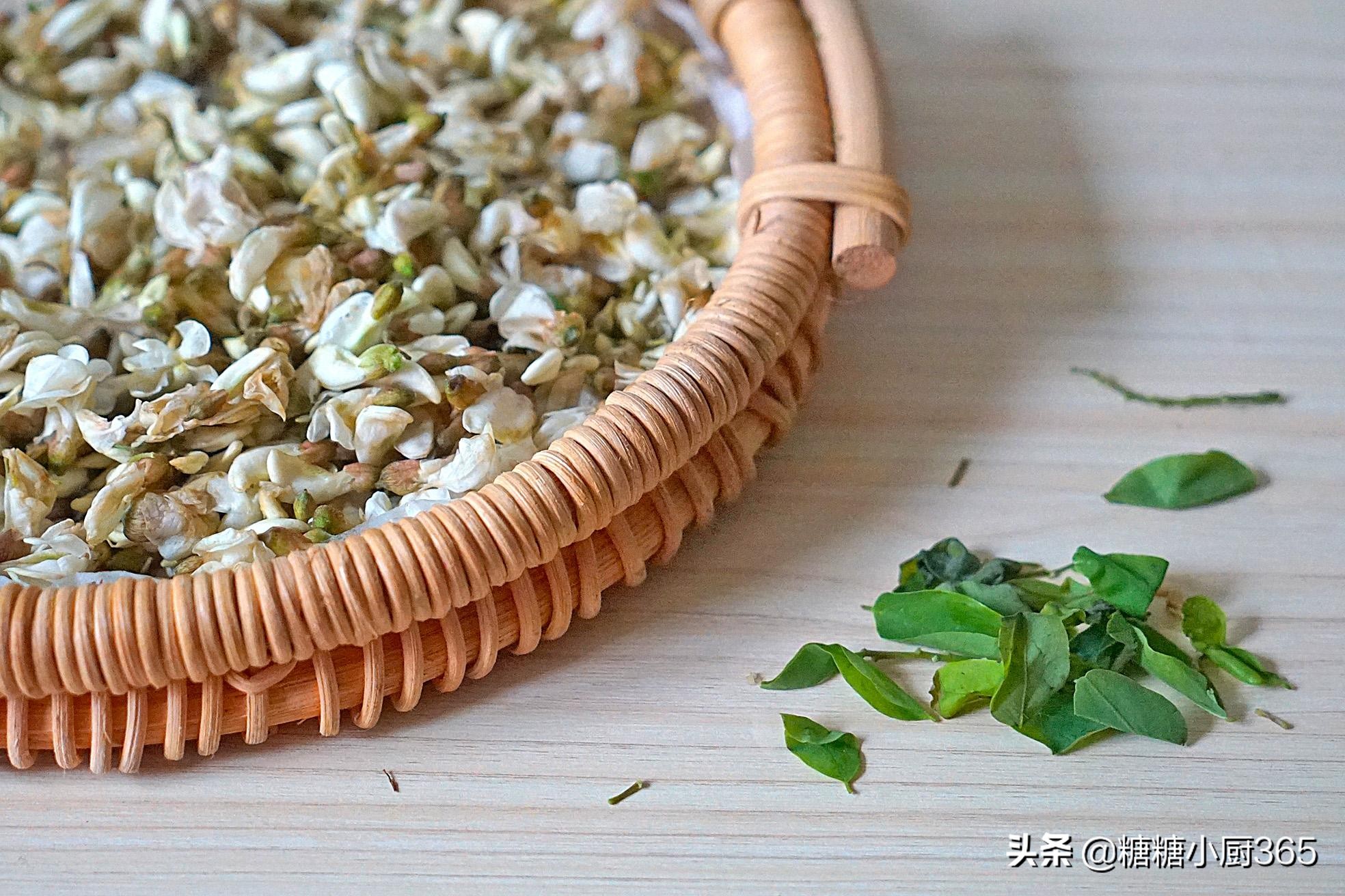 槐树花炒鸡蛋美味,槐树花蒸几分钟好吃