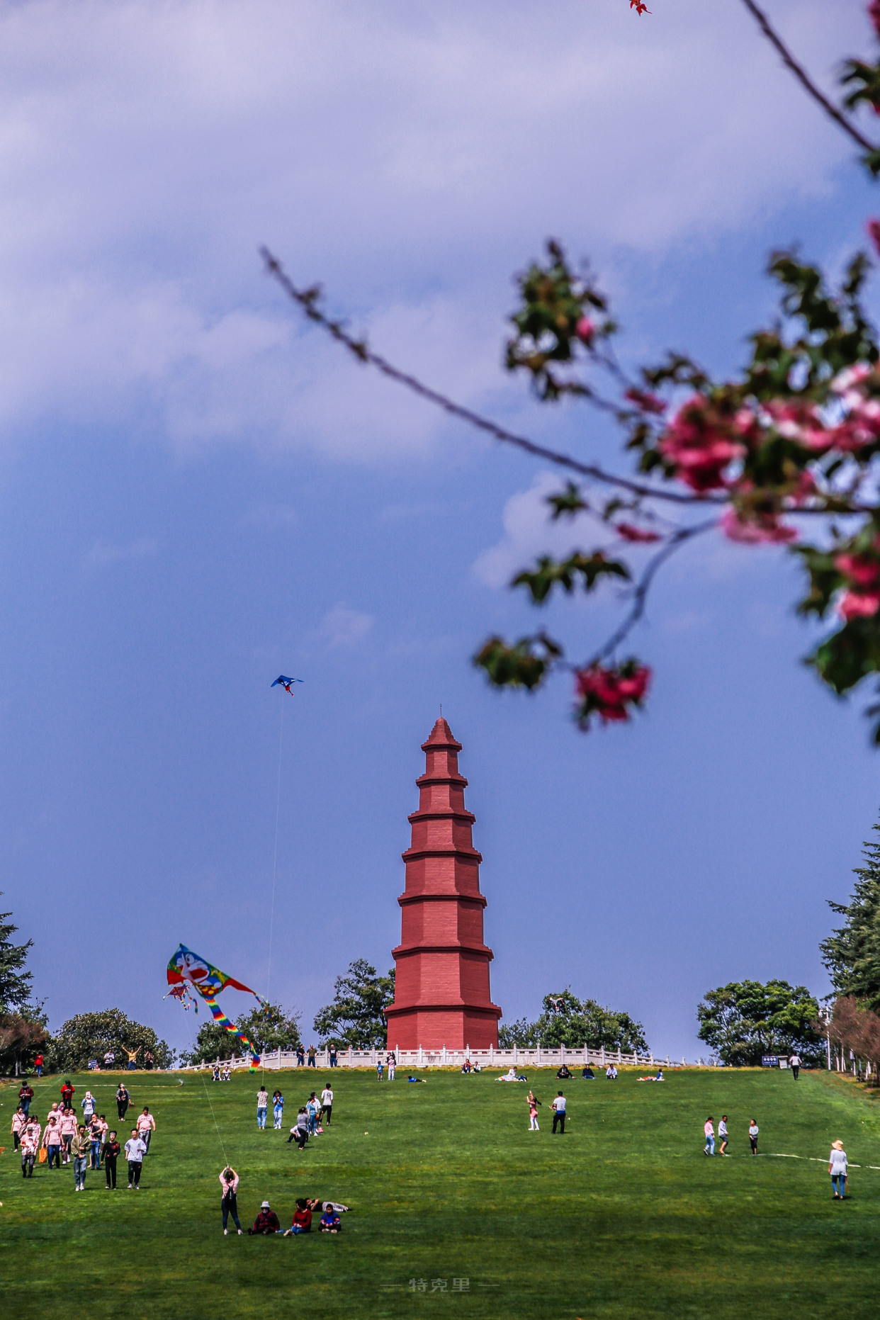 云南玉溪红塔山烟事博物馆拍摄地,云南一座山