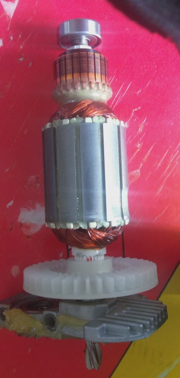 晶思达手电钻开关总成内部构造,插电款带冲击的手电钻