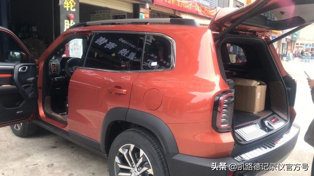 哈弗大*专狗**用行车记录仪上线，隐藏安装不用走线，手机看太方便了