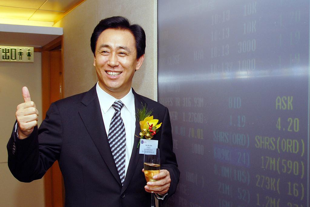 负债1.9万亿，每天利息2.4亿，许家印离“接班”贾跃亭还有多远