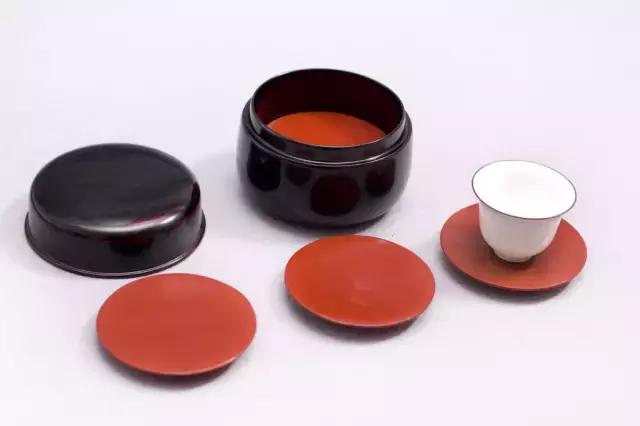 从设计师到漆艺家，他以慢对抗这世界的浮躁