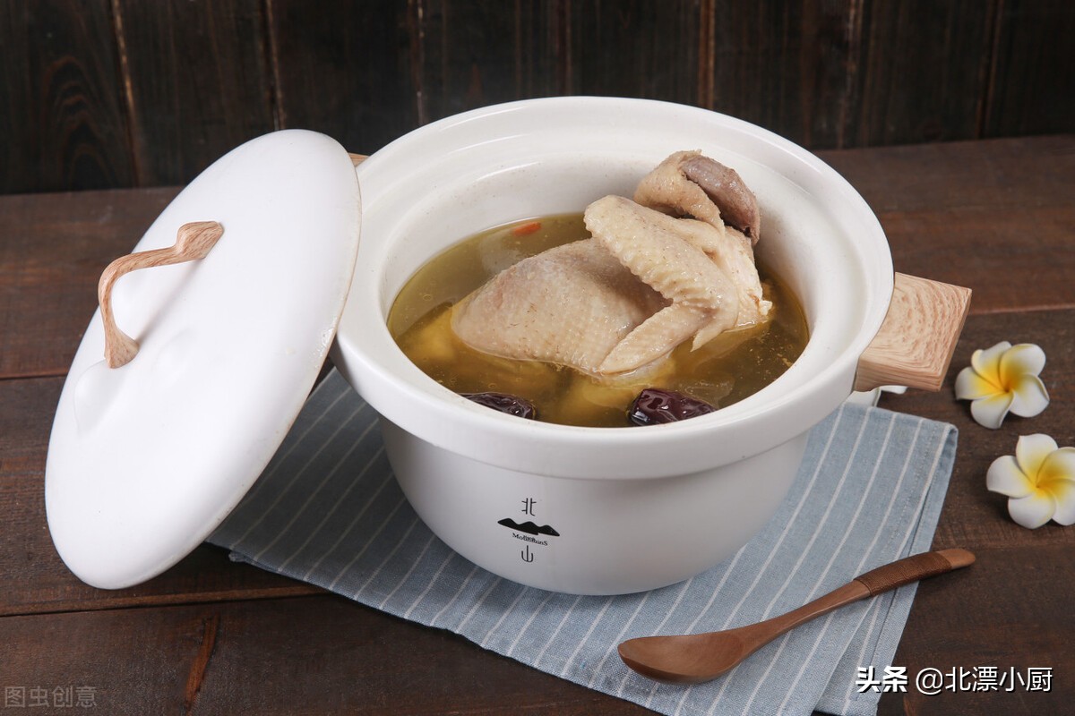 鸽子炖鸡汤怎么炖才能好喝,一鸽胜九鸡炖鸽子汤需要焯水吗