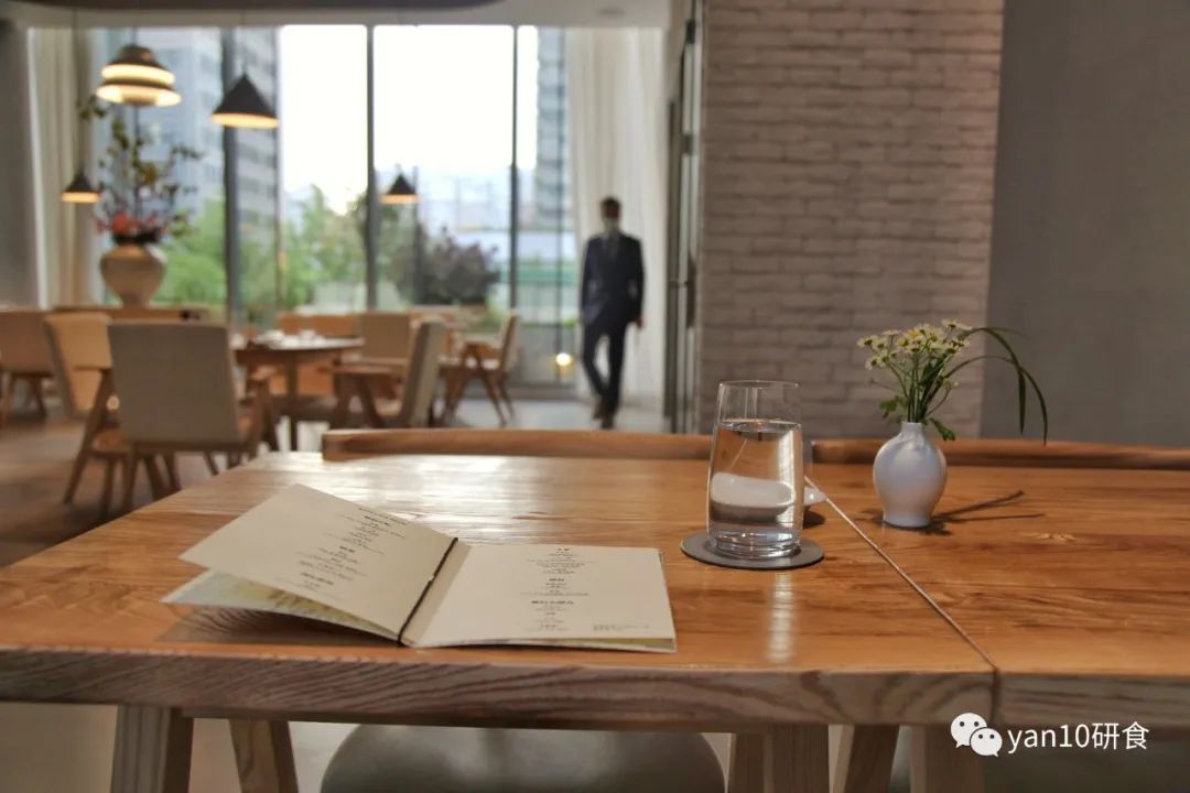 趁没红前，先试为敬，北欧风，法餐调，本土食材演绎的新派中餐