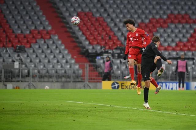 10次扑救创造德甲生涯纪录,诺伊尔两次欧冠扑救