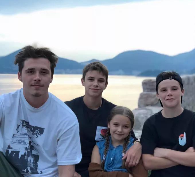 贝克汉姆的三个儿子颜值巅峰,贝克汉姆三个儿子哪个关系最好