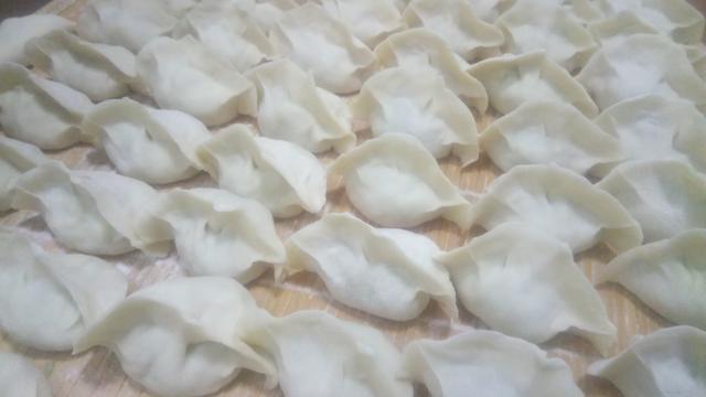 韭菜鸡蛋虾仁韭菜怎么不出水,韭菜虾仁肉鸡蛋馅出水了怎么办