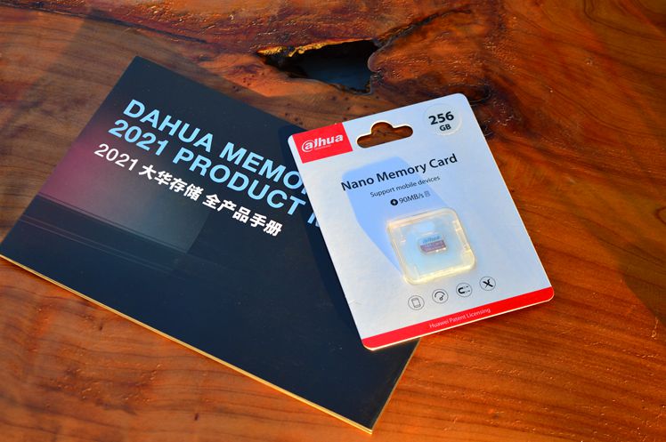 手机扩容存储卡256g,大华内存卡v100