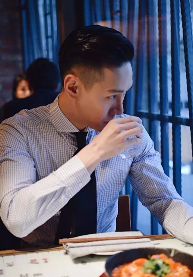 男发两边炸毛如何剪,男生发质细软塌适合怎么剪