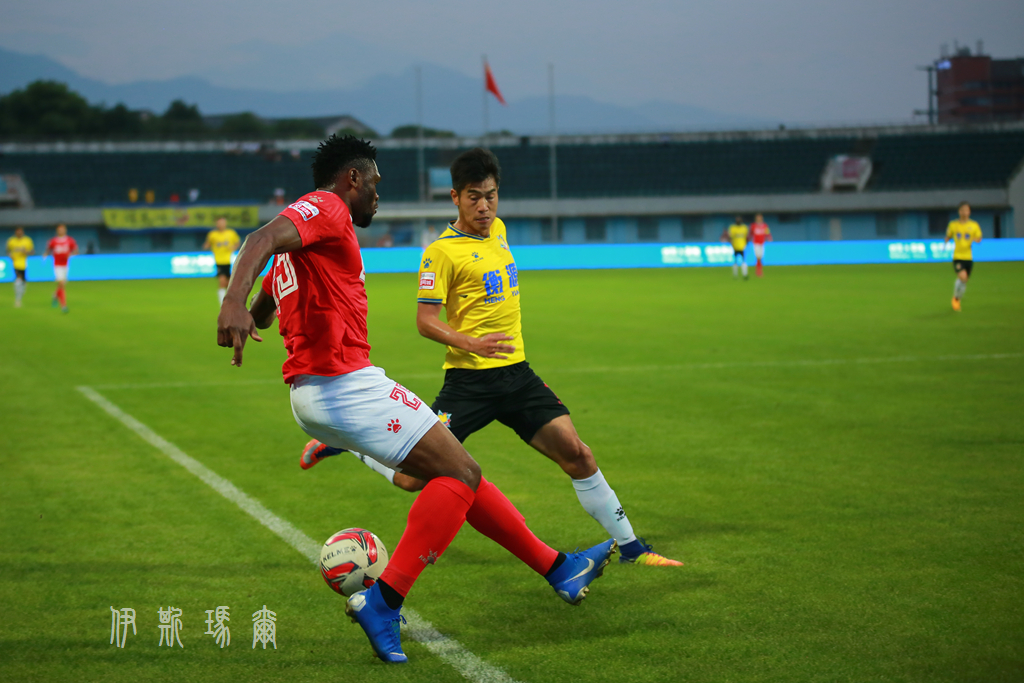 输了一起扛赢了一起狂下一句,输了一起扛赢了一起狂是什么歌