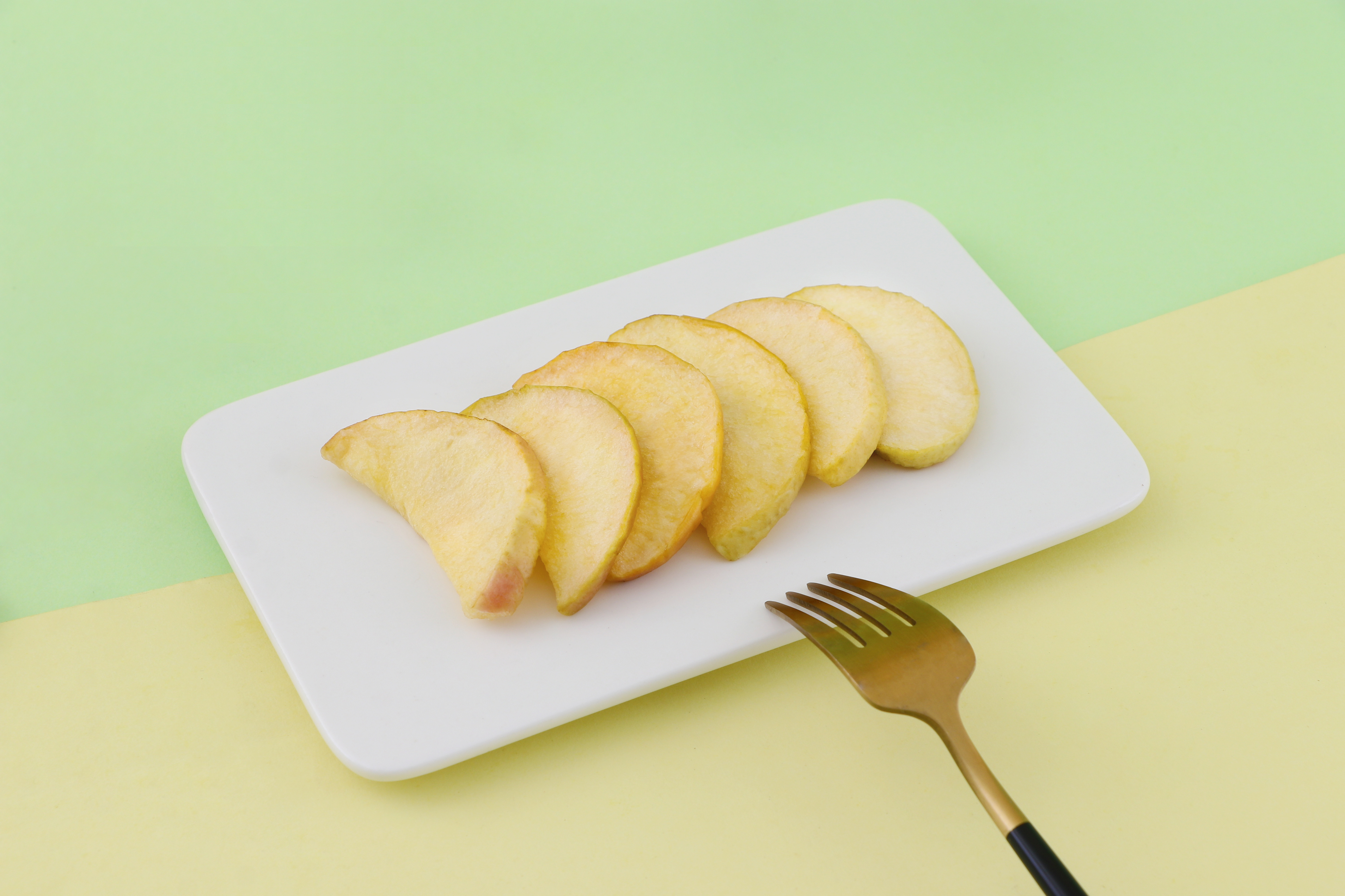 “苹”于自然“果”味，脆享其中。苹果干果干代加工厂