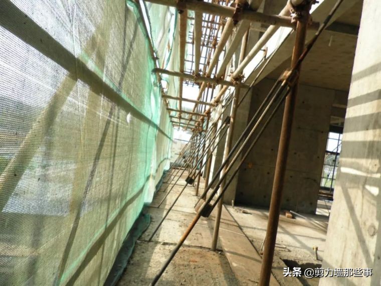 花篮式悬挑架和普通悬挑架造价,花篮式悬挑架拉杆安装方法