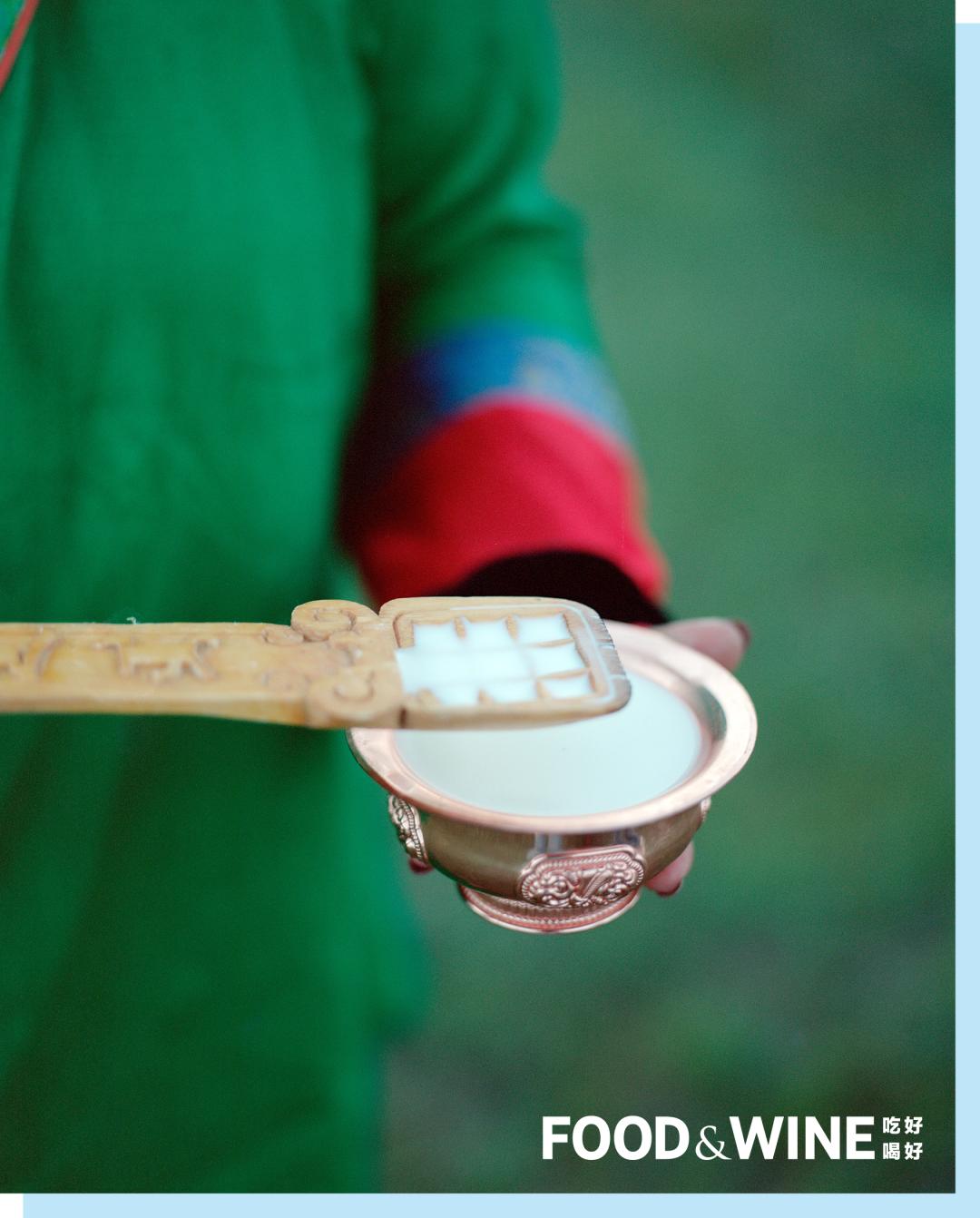 内蒙的马奶酒乳白色,内蒙古赤峰市马奶酒