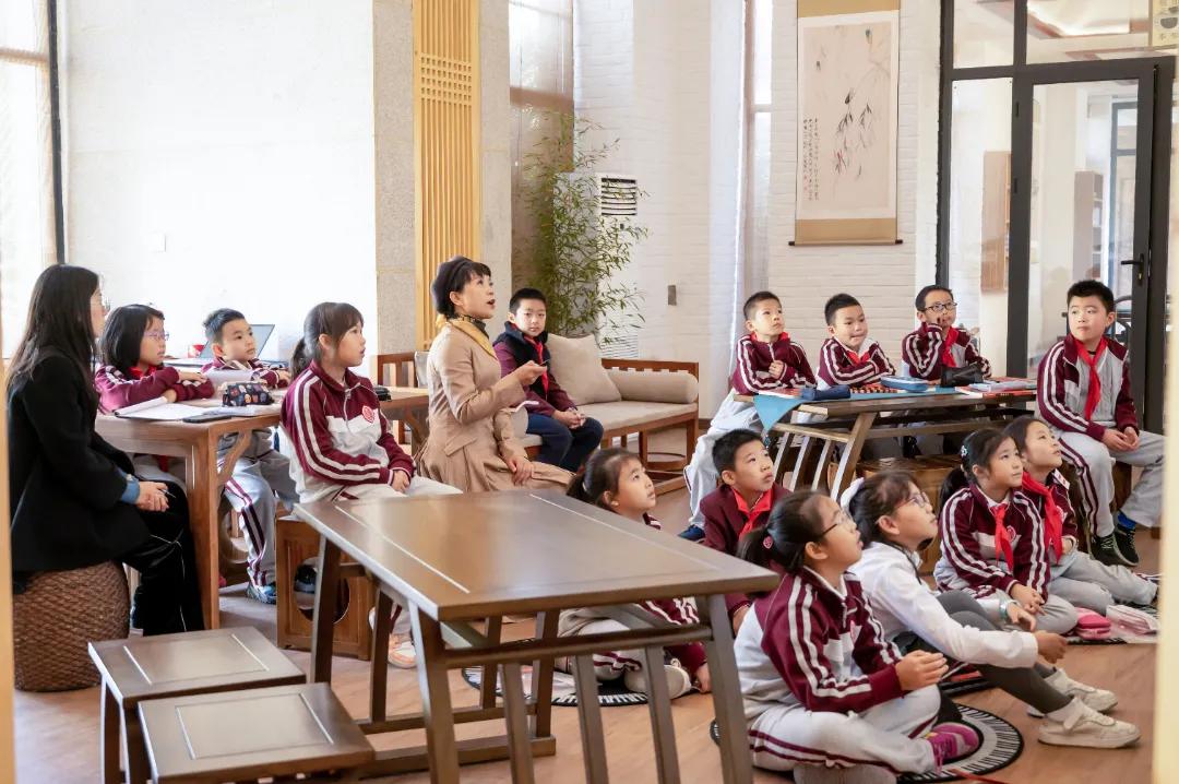 太拼了！为实现个性化教育，这所学校给学生开了100多门优能课