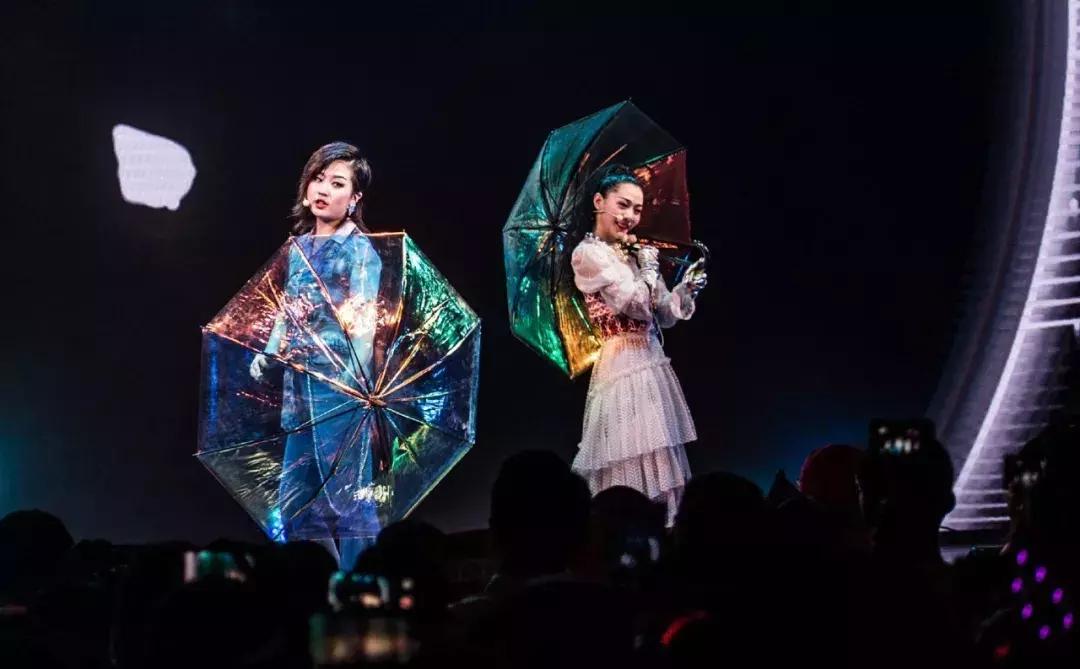 从开播被狂吐槽到收视率第一,3unshine全球巡回演唱会